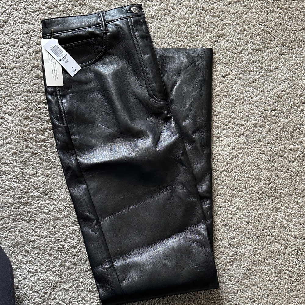 Aritzia Melina High Crop Pant